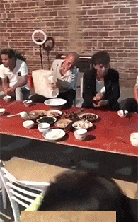 006MYW9dgy1fn16g3daizg305f08qqv5.gif